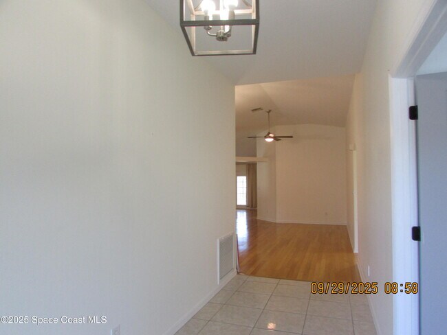 Building Photo - 2070 Tiburon Ln
