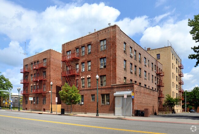Building Photo - 50 Fountain Pl