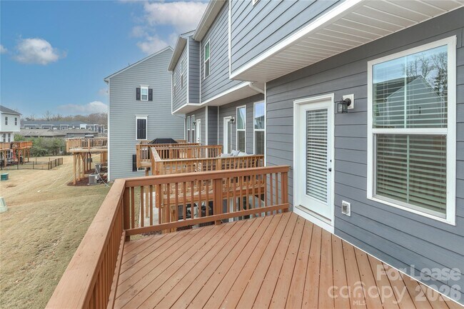 Building Photo - 5038 Springarn Ct