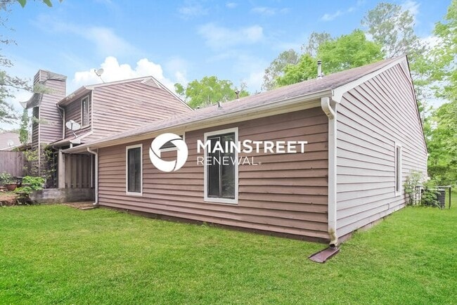 Building Photo - 3 Bedroom Pet-Friendly Home in Stone Mountain, GA with Main Street Renewal