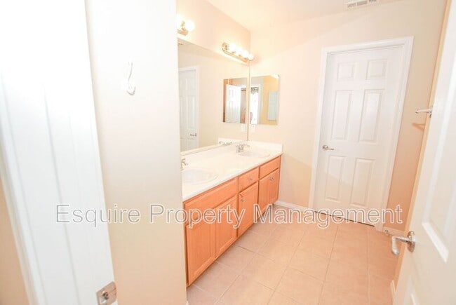 Building Photo - 13659 Swift Run St