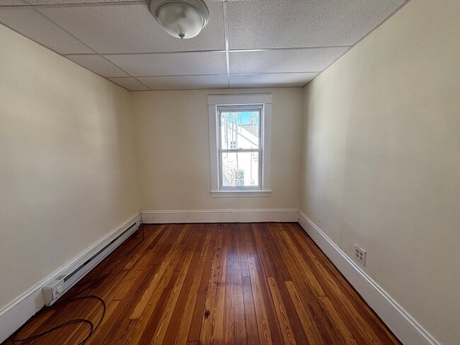 Building Photo - 68 Laurel St