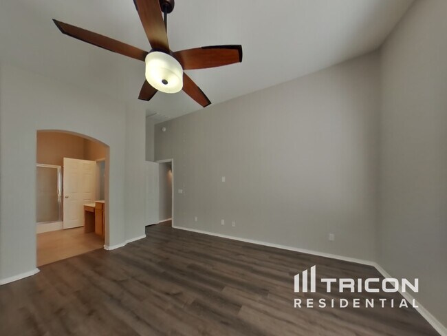 Building Photo - 46023 W Starlight Dr