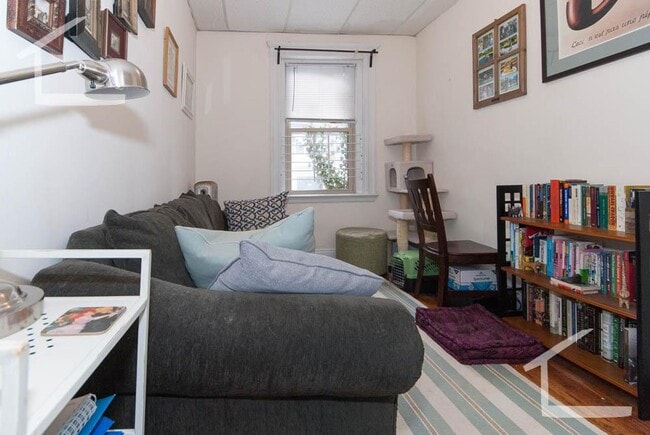 Building Photo - Very nice 2 Bed in Allston...