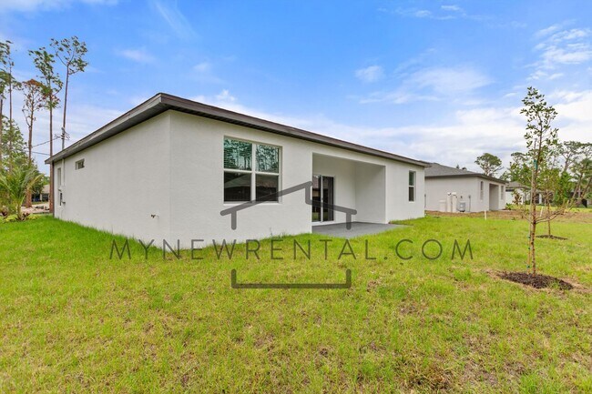 Building Photo - ONE MONTH FREE RENT! Modern, energy effici...