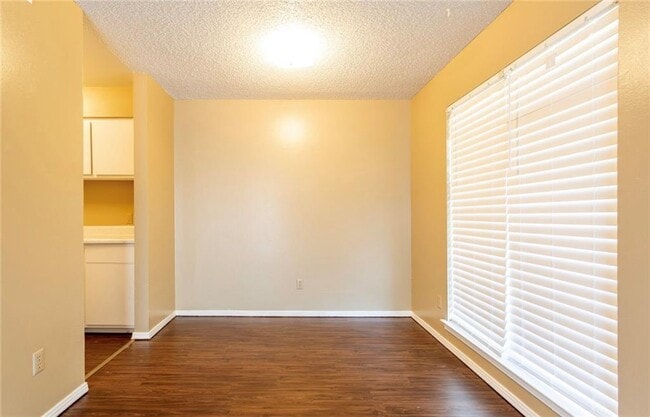 Building Photo - 2100 N Leverett Ave