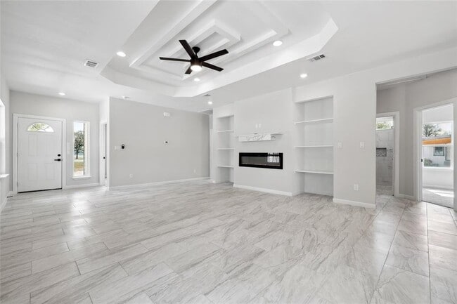 Building Photo - 956 TX-304