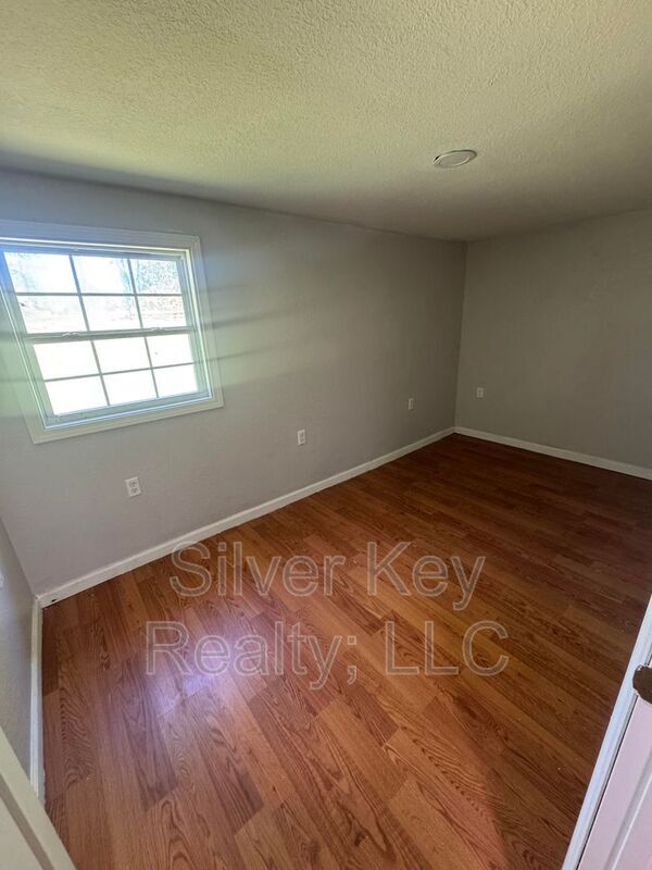 Building Photo - 1615 Co Rd 658