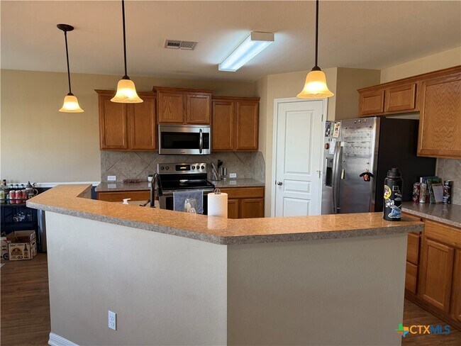 Building Photo - 1126 Neuberry Cliffe