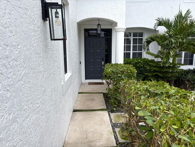 Building Photo - 350 SW 8th St