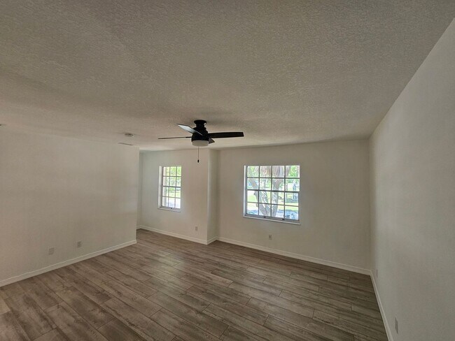 Building Photo - 1406 36th Ave