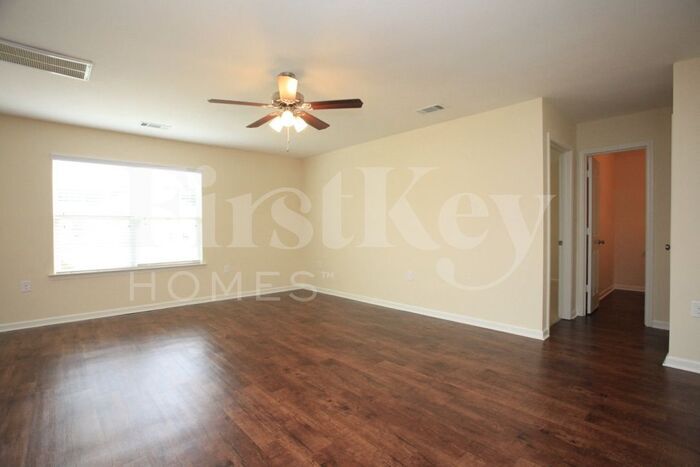 Building Photo - 413 Lind Point Ln