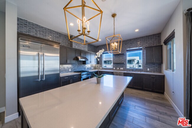 Building Photo - 5837 Village Dr