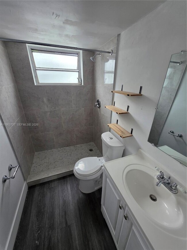 Building Photo - 53 Esplanade Dr