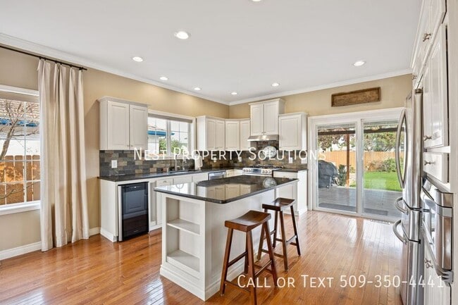 Building Photo - 318 E Tanglewood Dr