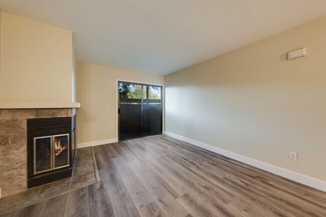 Building Photo - 3715 Tallyho Dr