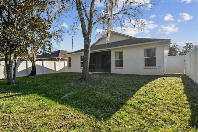 Building Photo - 15807 Leatherleaf Ln