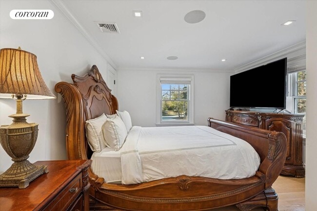 Building Photo - 30 Club Ln