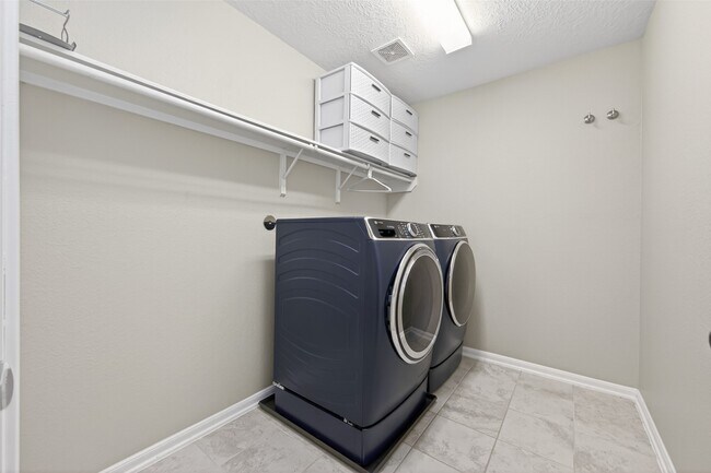 Building Photo - 5922 River Timber Trl