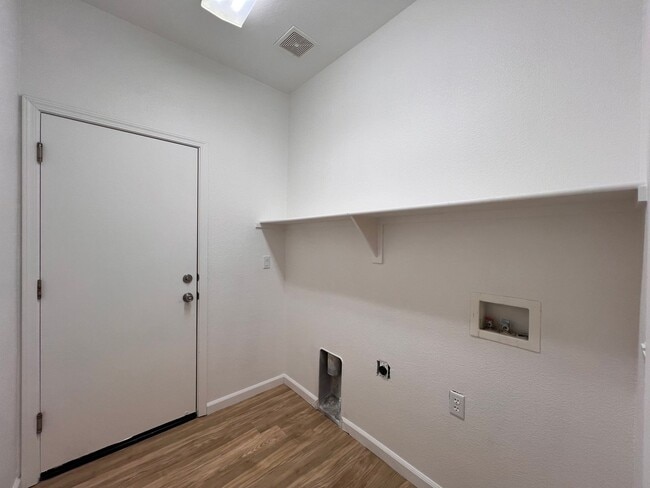 Building Photo - 4 bedroom Fernley Home.