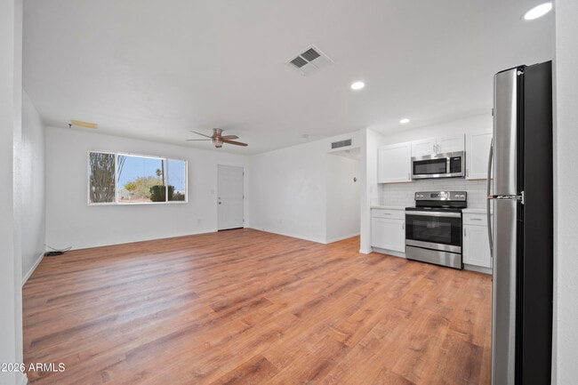 Building Photo - 570 S Yaqui Dr