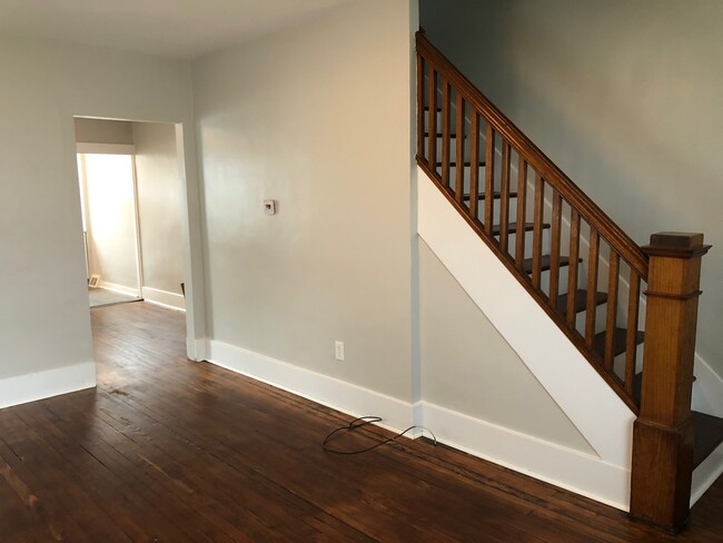 Building Photo - 708 Doolittle Street