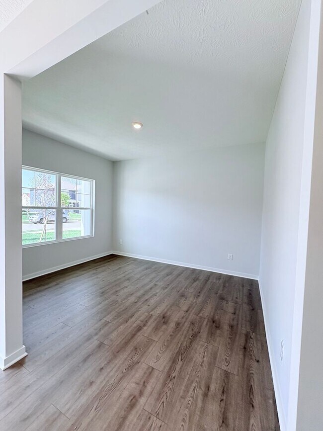Building Photo - New Build 4-bedroom, 2.5-bath, Pet Friendl...