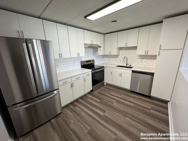 Building Photo - 53 Hill Rd