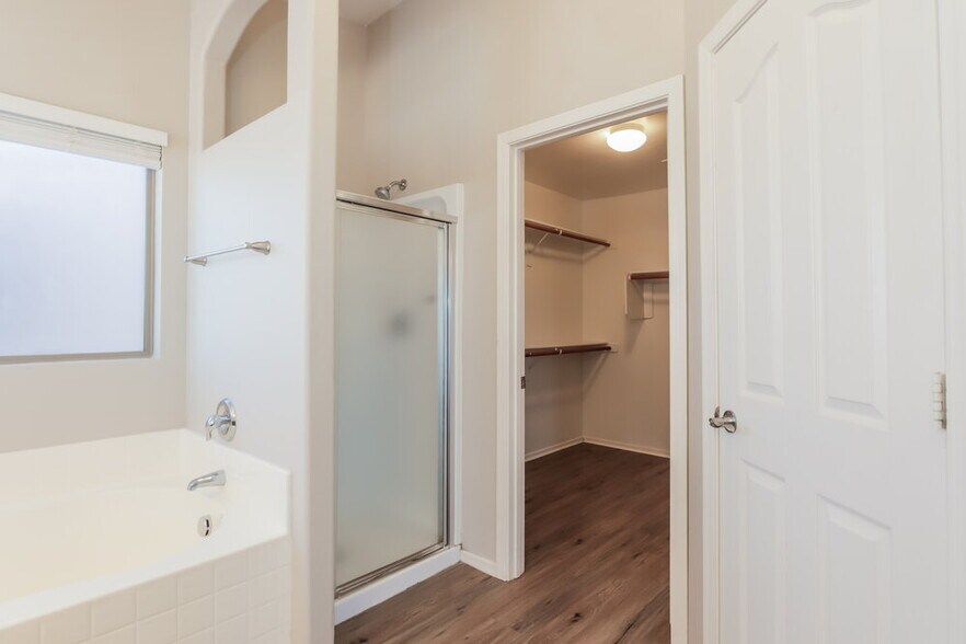 Building Photo - 355 E Camino Del Abeto