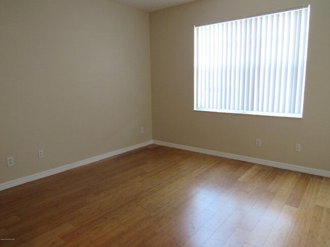 Building Photo - 1759 Tullagee Ave