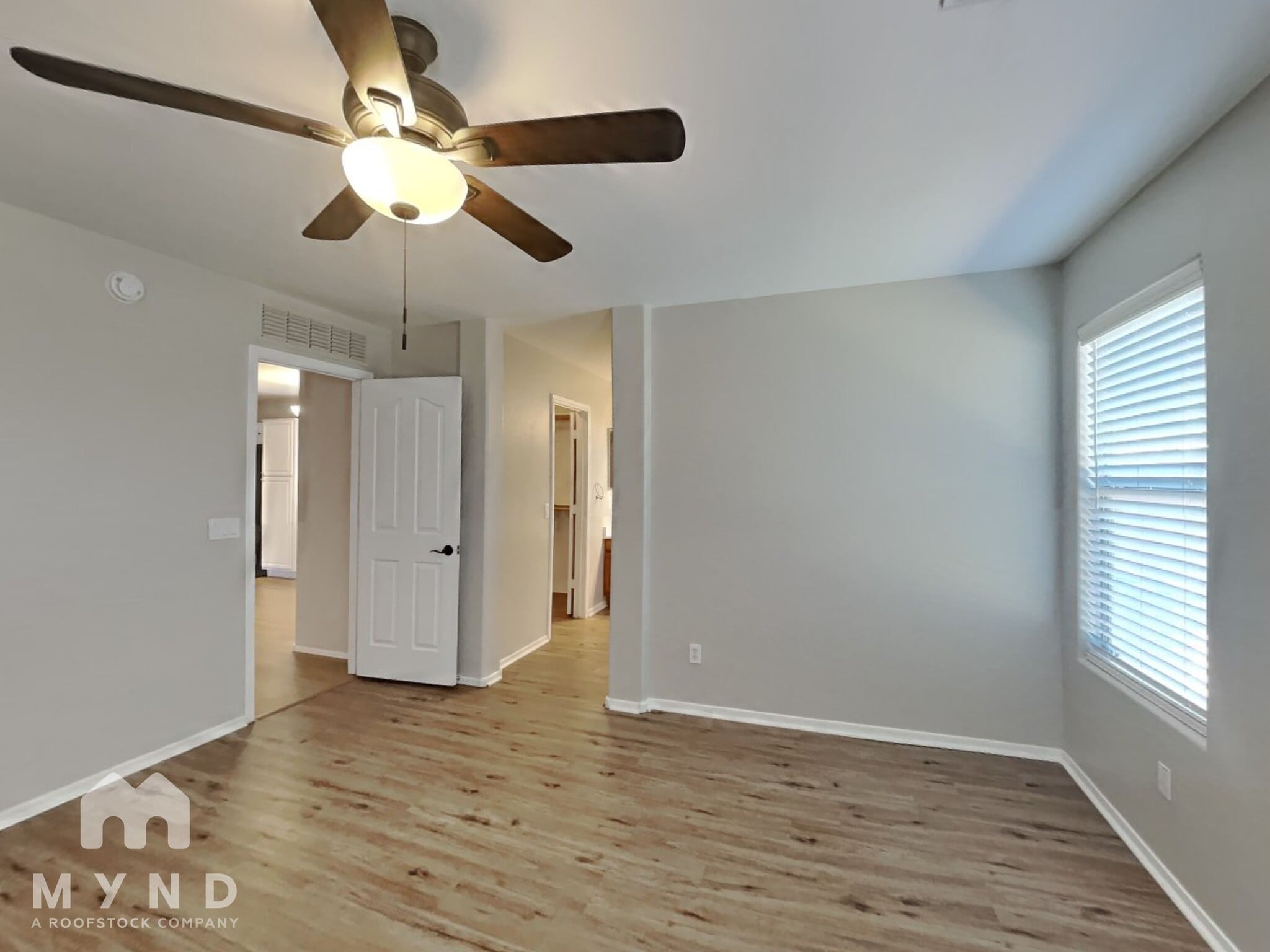 Building Photo - 43722 Bedford Dr