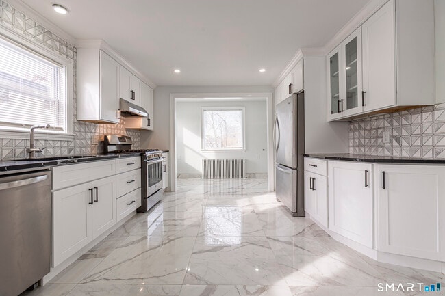 Building Photo - 85 Green St