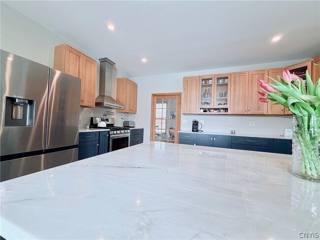 Building Photo - 1018 W State Rd