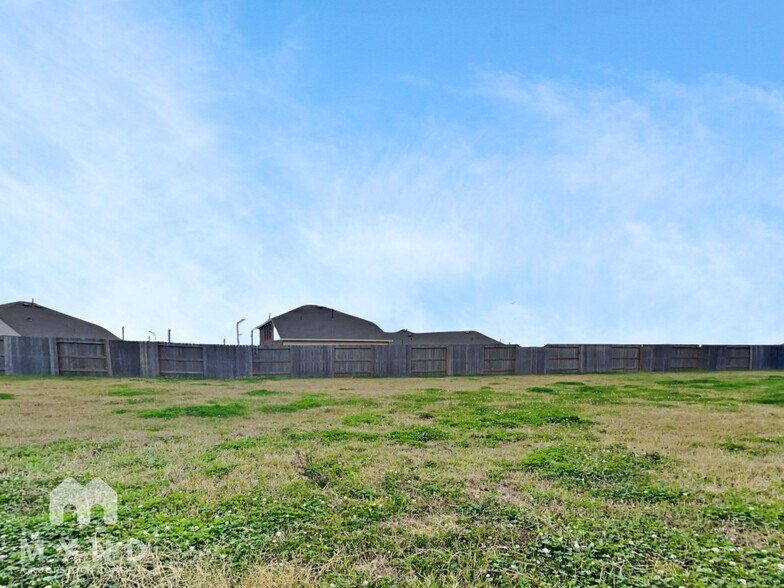 Building Photo - 9406 Kash Point Ct