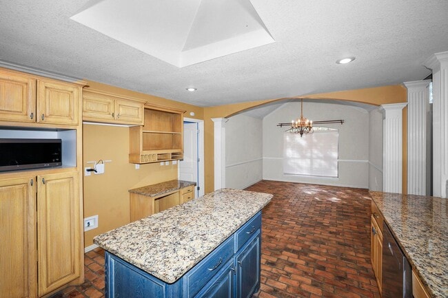 Building Photo - 8305 Challenge Dr