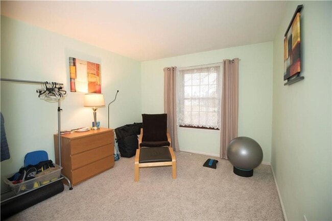 Building Photo - Condo in Bethlehem Township