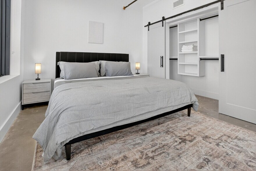 Building Photo - 116 W 3rd St