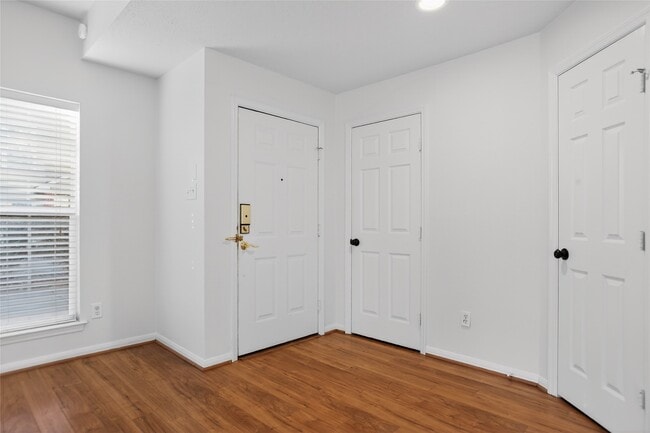 Building Photo - 15 S Avonlea Cir