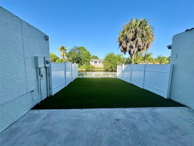 Building Photo - 7902 SW 8th St