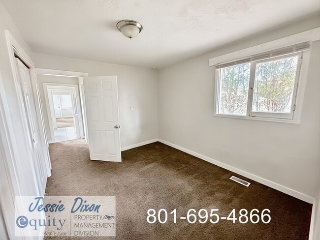 Building Photo - 940 Kiesel Ave