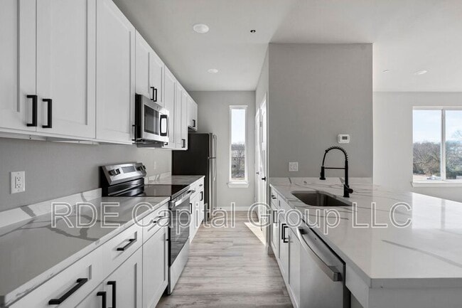 Building Photo - 948 S Corinth St Rd