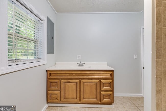 Building Photo - 322 Stewart St