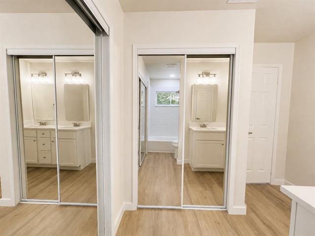 Building Photo - 300 Lamesa Ct