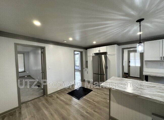 Building Photo - 24 Manchester Ave