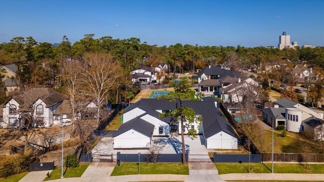 Building Photo - 12564 Memorial Dr