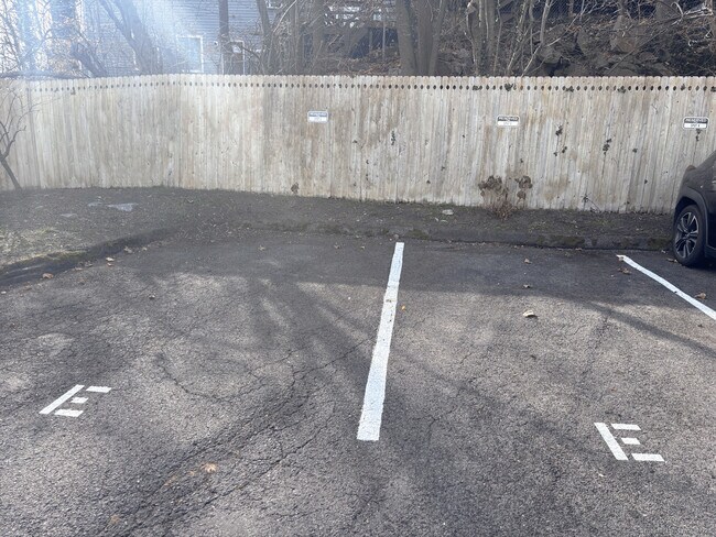 Building Photo - 2 West Ave