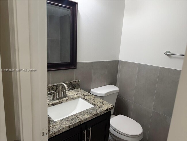 Building Photo - 2700 Coral Springs Dr