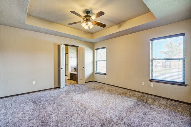 Building Photo - AVAILABLE THE END OF APRIL! 3 OR 4 BDRM, 2 BATHRM, 2 CAR & STORM SHELTER
