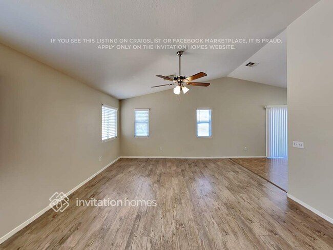 Building Photo - 5912 Trumbull St