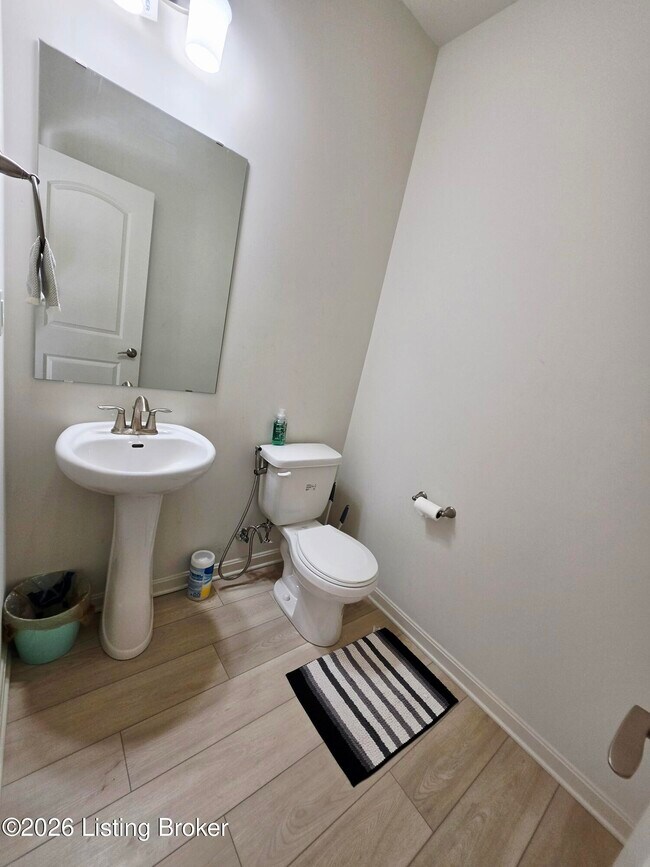 Building Photo - 17505 Shakes Creek Dr